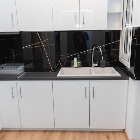אתונה Renovated Spacious Flat 7Min To Subway Station- מראה חיצוני תמונה