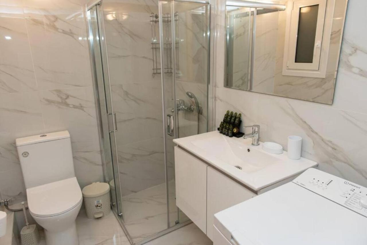 אתונה Renovated Spacious Flat 7Min To Subway Station- מראה חיצוני תמונה